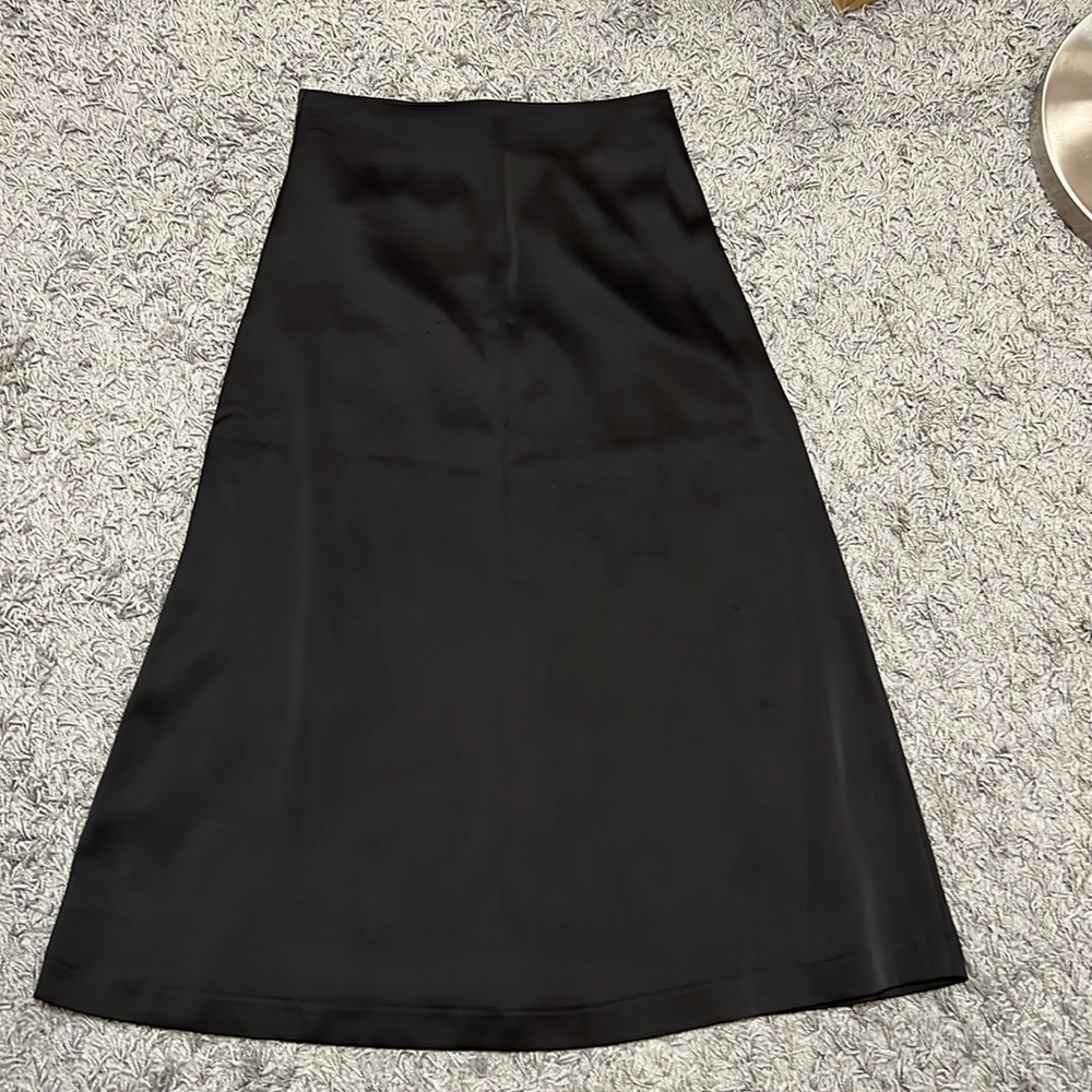 Black color classic skirt